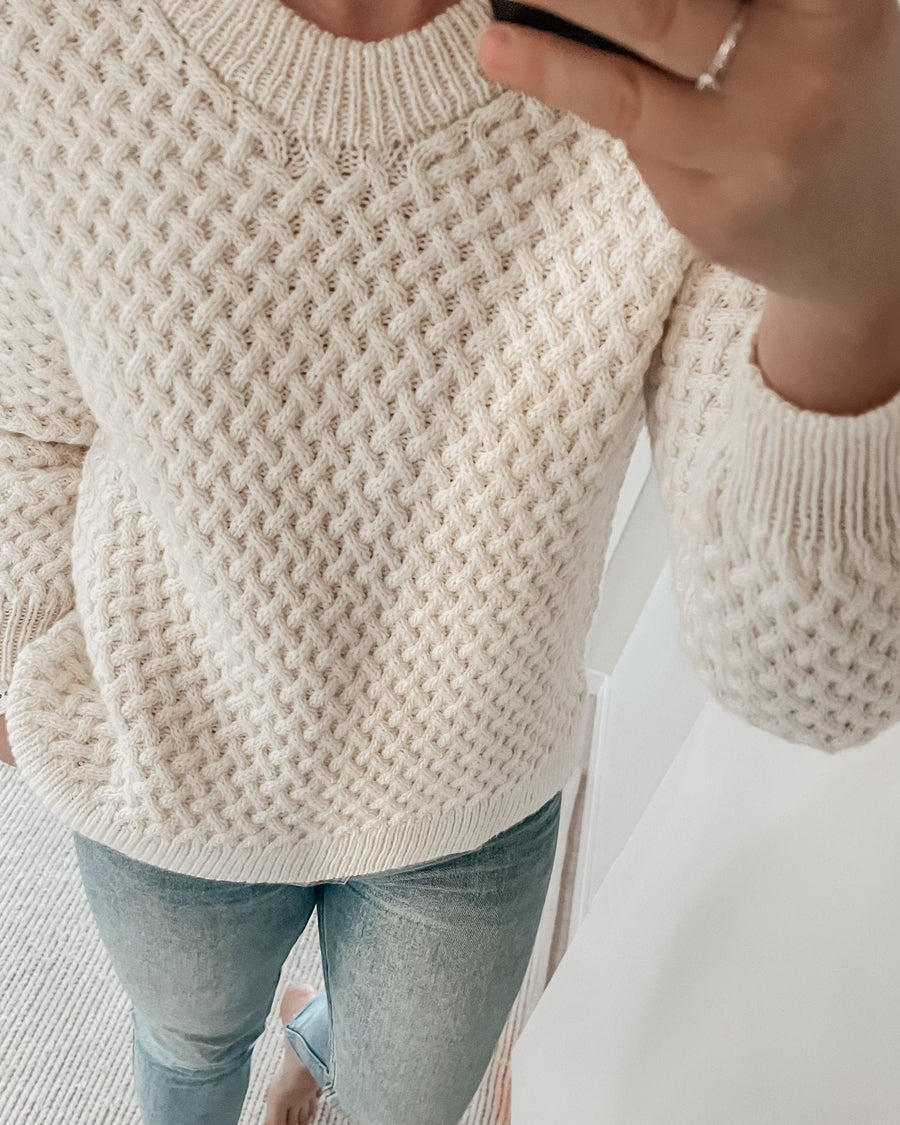 Gräddvit Lounge Sweater i spegeln · 15 till 20 cm rörelsevidd